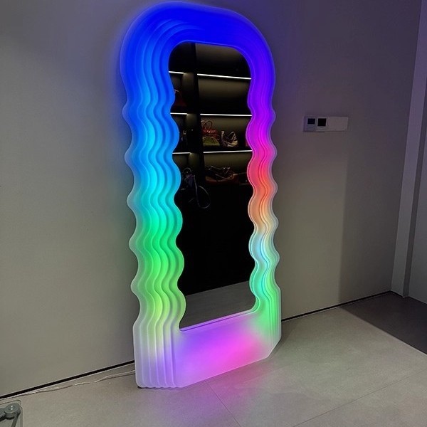 Furniture Hardware Store - กระจกเต็มตัวแบบตั้งพื้น รุ่น Ins Wave สำหรับห้องนอน ห้องแต่งตัว