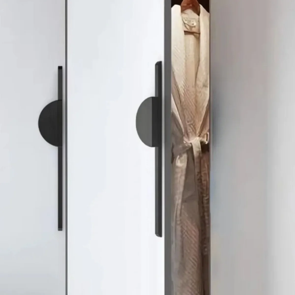 มือจับเฟอร์นิเจอร์ทรงครึ่งวงกล - Restoration Hardware Furniture Used บทวิจารณ์และราคา